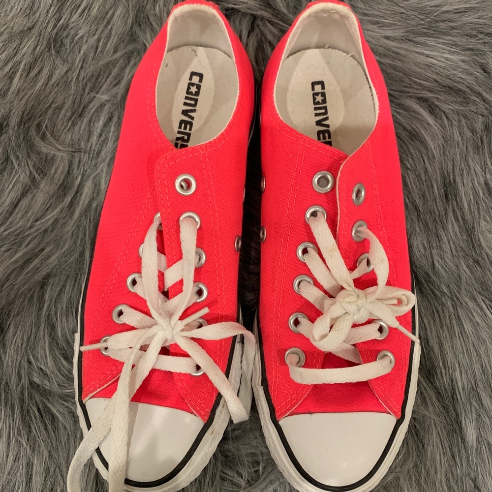 Pink Converse , Size 7